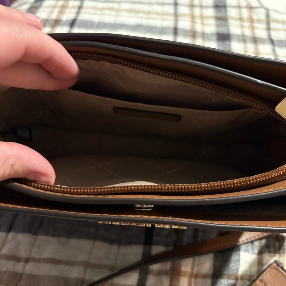 Brown Michael kors purse and wallet set - Picture 5 of 10